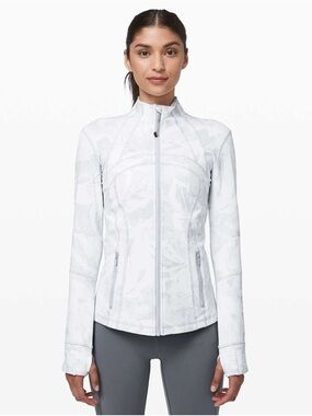 Lululemon Define Jacket in Tropical Shadow Starlight Multi. Size 10